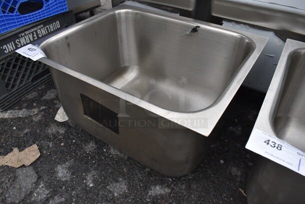 BRAND NEW SCRATCH AND DENT! Stainless Steel Commercial Single Bay Drop In Sink. 22.5x18.5x12 - Image 3 of 3