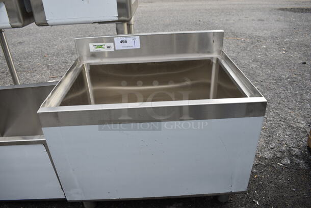BRAND NEW SCRATCH AND DENT! Regency Stainless Steel Commercial Ice Bin. Does Not Come w/ Legs. 24x18x21