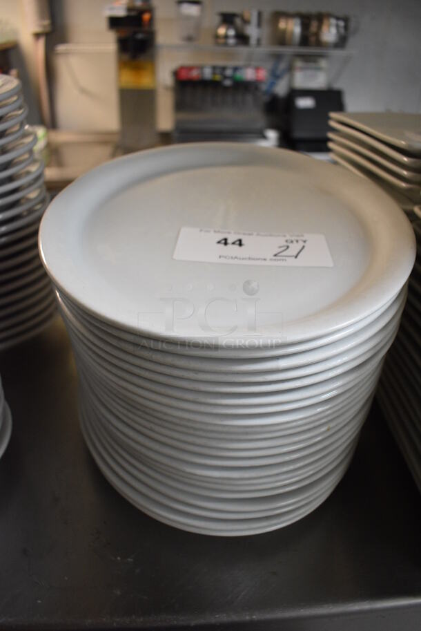 21 White Ceramic Oval Plates. 13x10x1. 21 Times Your Bid!