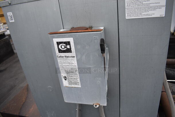 BEAUTIFUL! Manitowoc Model IY1874C-161 Stainless Steel Commercial Ice Machine Head on Manitowoc Model F1300 Stainless Steel Commercial Ice Bin w/ Manitowoc Model ICVD18953-263 Metal Commercial Remote Condenser (on the roof). 115/208-230 Volts, 1 Phase. BUYER MUST REMOVE. 48x39x94 - Image 11 of 12