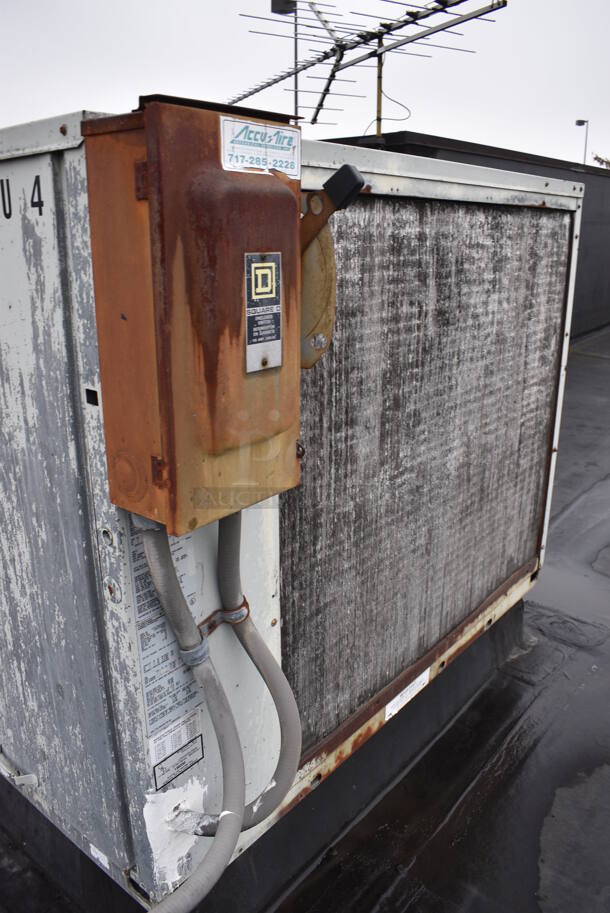 GREAT! Trane Model YCD120B3H0DB Metal Commercial Rooftop Air Conditioner. 208-230 Volts, 3 Phase. BUYER MUST REMOVE. 117x64x49 - Image 3 of 10