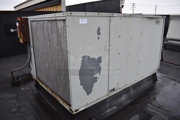 GREAT! Trane Model YCD120B3H0DB Metal Commercial Rooftop Air Conditioner. 208-230 Volts, 3 Phase. BUYER MUST REMOVE. 117x64x49 - Image 3 of 11
