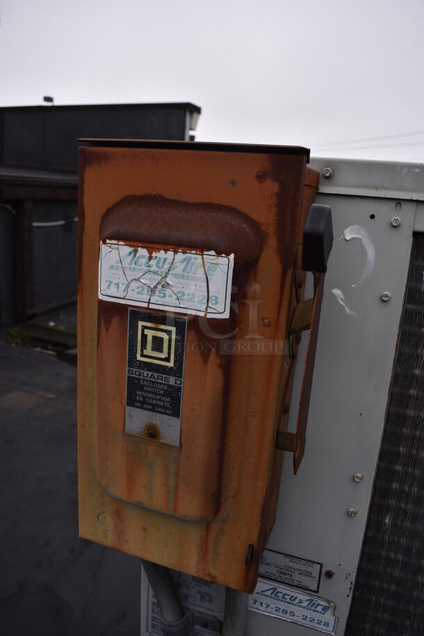 GREAT! Trane Model YCD120B3H0DB Metal Commercial Rooftop Air Conditioner. 208-230 Volts, 3 Phase. BUYER MUST REMOVE. 117x64x49 - Image 4 of 11