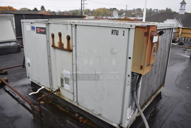 GREAT! Trane Model YCD120B3H0DB Metal Commercial Rooftop Air Conditioner. 208-230 Volts, 3 Phase. BUYER MUST REMOVE. 117x64x49 - Image 8 of 11