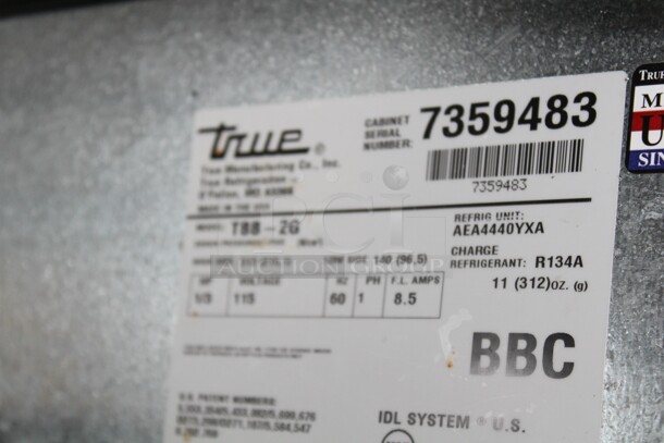 SUPER FIND! True Model TBB-2G Commercial Glass Door Bar Back Refrigerator/Cooler. 39x28x37. 115V/60Hz. Working When Removed!  - Image 3 of 7