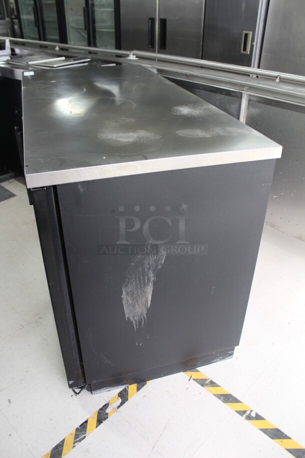 SUPER FIND! True Model TBB-2G Commercial Glass Door Bar Back Refrigerator/Cooler. 39x28x37. 115V/60Hz. Working When Removed!  - Image 4 of 7