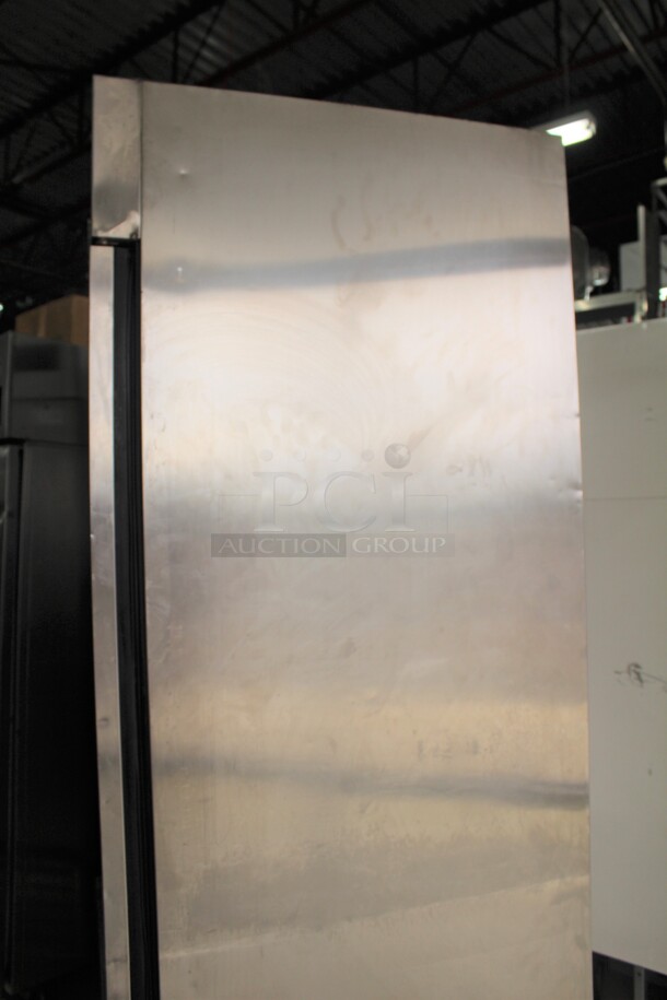 FANTASTIC! True Model TS-49 Commercial Stainless Steel Double Door Reach In Refrigerator/Cooler On Commercial Casters. 54x29.5x83. 115V/60Hz. Working When Removed!  - Image 5 of 9