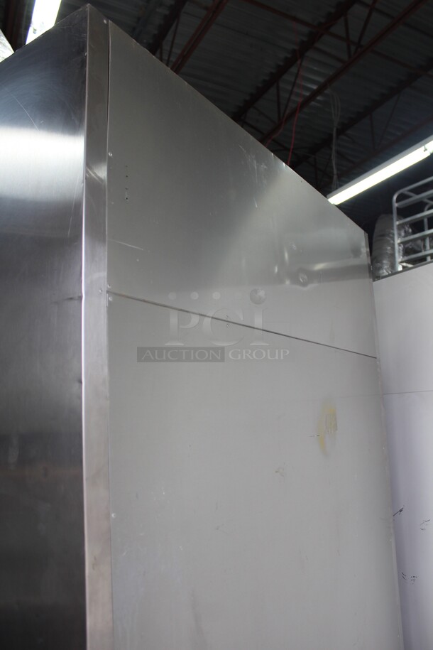 FANTASTIC! True Model TS-49 Commercial Stainless Steel Double Door Reach In Refrigerator/Cooler On Commercial Casters. 54x29.5x83. 115V/60Hz. Working When Removed!  - Image 7 of 9