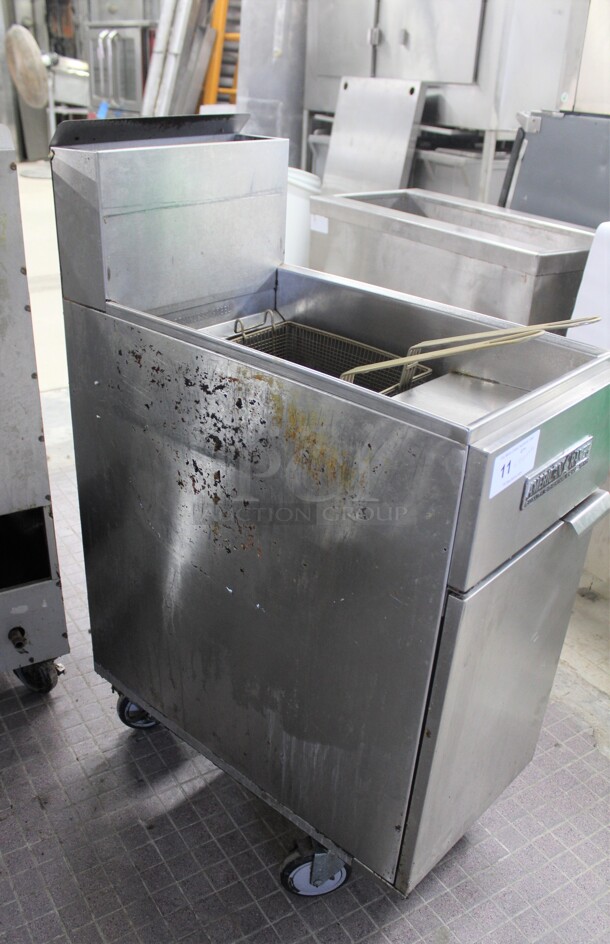 GREAT! American Range Model AF-35/50 Commercial Stainless Steel Natural Gas 35-50lb Fryer On Commercial Casters. 15.5x30.5x45. Working When Pulled! - Image 7 of 8