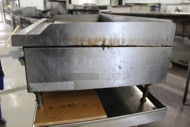 GREAT FIND! Vulcan Commercial Stainless Steel Natural Gas Griddle. 48x27.5x16. Working When Removed!    - Image 5 of 7