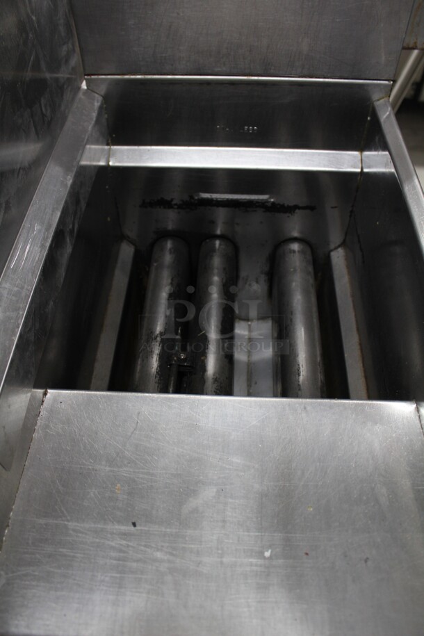 WOW! Royal Commercial Stainless Steel Natural Gas 35-50lb Floor Fryer On Commercial Casters With Sidesplash. 15.5x31x51. Working When Removed! - Image 2 of 6