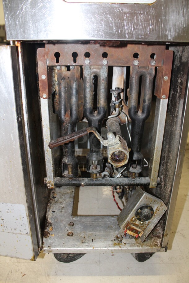 WOW! Royal Commercial Stainless Steel Natural Gas 35-50lb Floor Fryer On Commercial Casters With Sidesplash. 15.5x31x51. Working When Removed! - Image 3 of 6