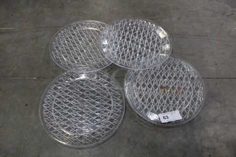 ALL ONE MONEY! 4 Plastic 16" Trays 