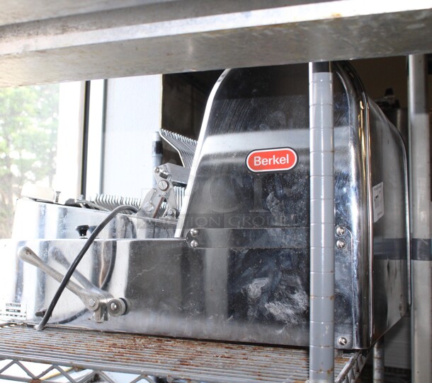 AWESOME! Berkel Model MB 7/16 Commercial Stainless Steel Countertop Bread Slicer. 22x26x18. 115V/60Hz. Working When Removed! - Image 2 of 5