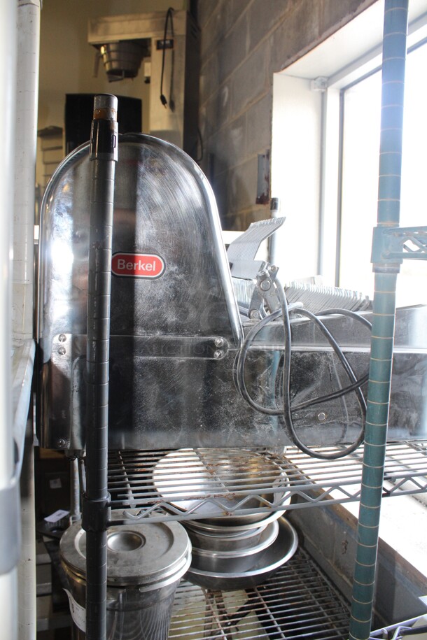 AWESOME! Berkel Model MB 7/16 Commercial Stainless Steel Countertop Bread Slicer. 22x26x18. 115V/60Hz. Working When Removed! - Image 5 of 5