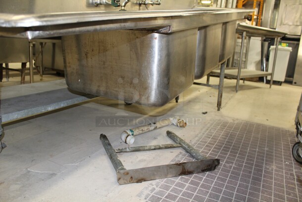 GREAT! Eagle Commercial Stainless Steel Three Compartment Sink With Faucet And Sprayer. 108x30x44  - Image 6 of 7