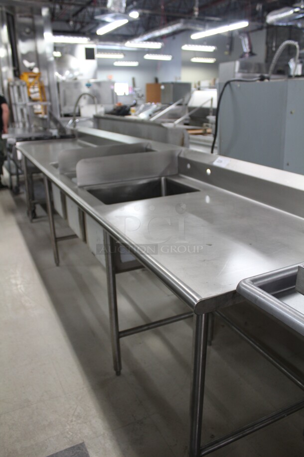 FANTASTIC! Commercial Stainless Steel 3 Compartment Sink With Sidesplashes Between Sinks. 144x30x41