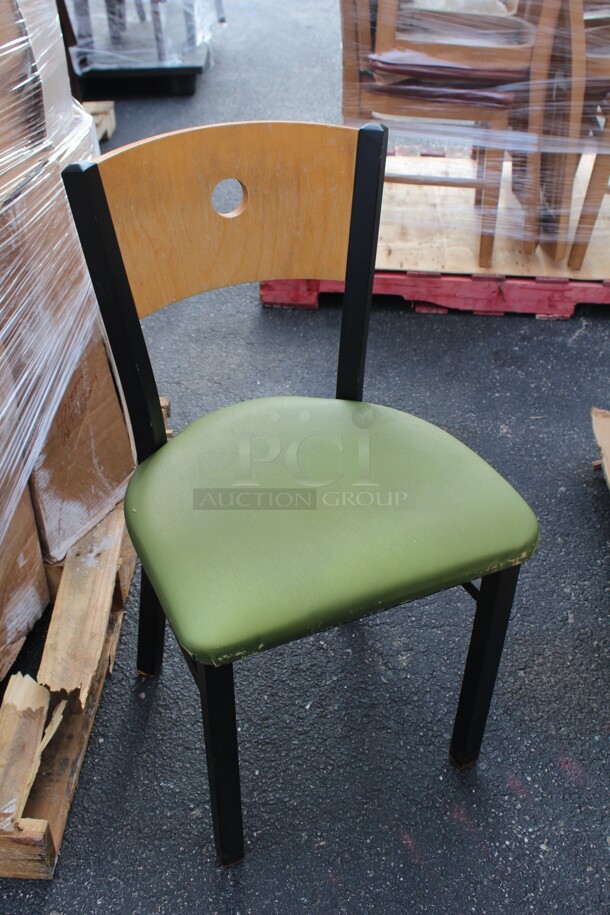 Pallet Of 10 Wood & Metal Commercial Dining Chairs. 16x18x32. 10X Your Bid! 