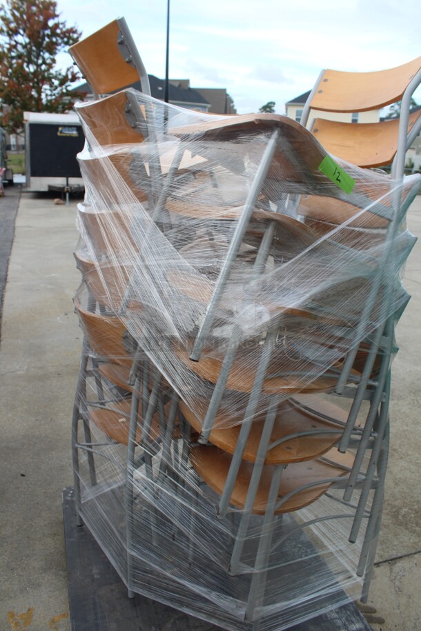Pallet Of 12 Wood & Metal Commercial Dining Chairs. 16x17.5x32. 12X Your Bid! 