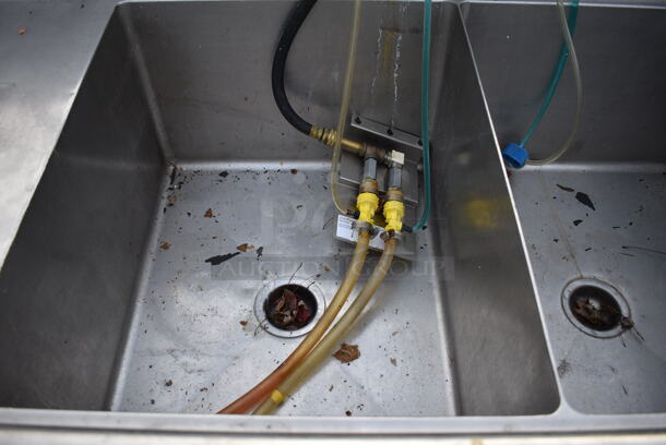Stainless Steel L Shaped 3 Bay Sink w/ Faucet and Handles. 106x106x43. Bays 20x24x14 - Image 4 of 7