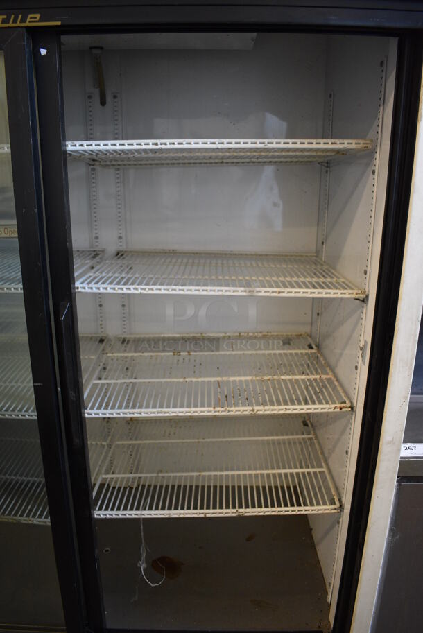 NICE! 2006 True Model GDM-47 Metal Commercial 2 Door Reach In Cooler Merchandiser w/ Poly Coated Racks. 115 Volts, 1 Phase. 54x29x79. Tested and Working! - Image 6 of 8