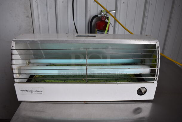 Metal Bug Zapper. 8.5x23x12. Tested and Working! - Image 4 of 5