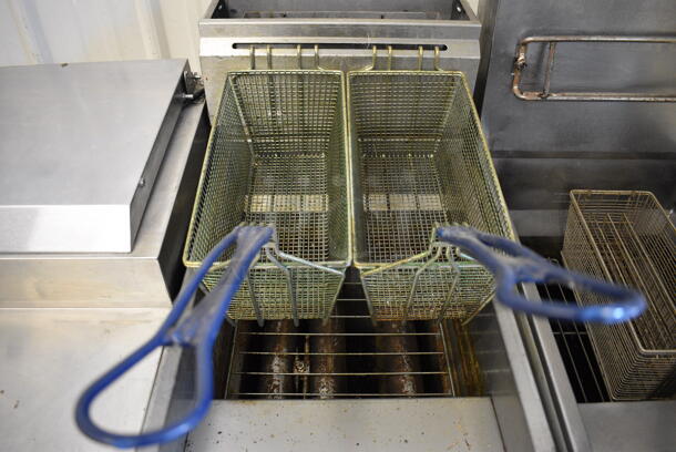 NICE! Tri Star Model TSF-S-4050-N Stainless Steel Commercial Floor Style Natural Gas Powered Deep Fat Fryer w/ 2 Metal Fry Baskets. 38,000 BTU. 15.5x32x47 - Image 4 of 7
