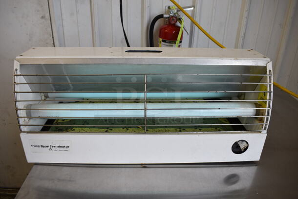 Metal Bug Zapper. 8.5x23x12. Tested and Working! - Image 1 of 5