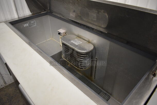 GREAT! 2013 Leader Model LM60S/C Stainless Steel Commercial Sandwich Salad Prep Table Bain Marie Mega Top on Commercial Casters. 115 Volts, 1 Phase. 60x32x45. Tested and Working! - Image 3 of 7