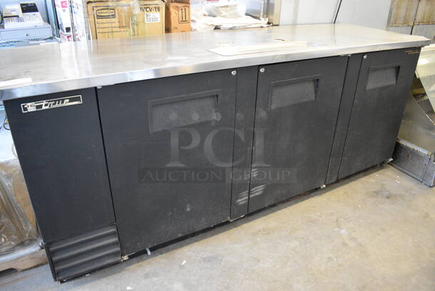 WOW! 2009 True Model TDD-4 Metal Commercial Direct Draw Kegerator w/ 3 Doors and 6 Couplers. 115 Volts, 1 Phase. 91x28x37. Tested and Powers On But Does Not Get Cold - Image 1 of 7