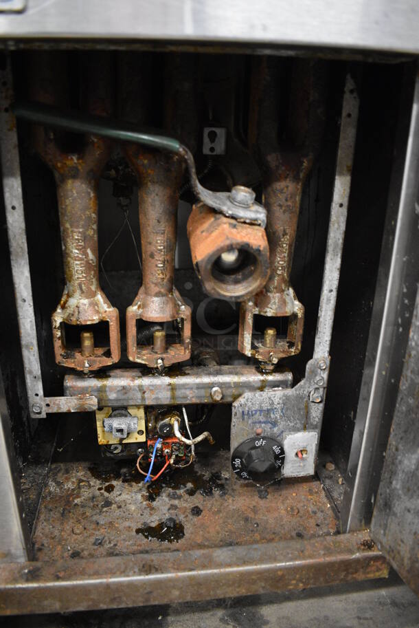 NICE! 2005 Pitco Frialator Model 40C+S Stainless Steel Commercial Floor Style Natural Gas Powered Deep Fat Fryer. 105,000 BTU. 15x30x47 - Image 6 of 8