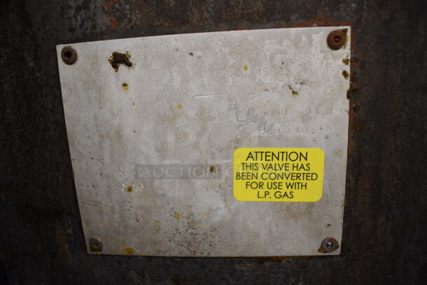 NICE! 2005 Pitco Frialator Model 40C+S Stainless Steel Commercial Floor Style Natural Gas Powered Deep Fat Fryer. 105,000 BTU. 15x30x47 - Image 7 of 8