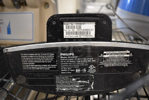 Philips Model DC220/37 Countertop Phone Docking Stereo. 8.5x4.5x4.5 - Image 3 of 3