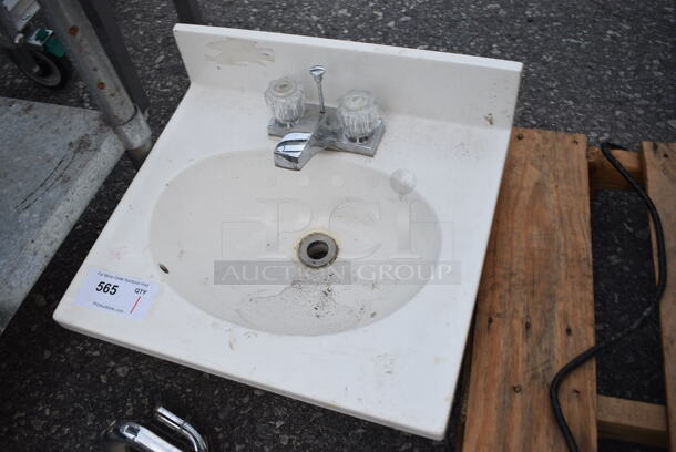 White Single Bay Sink w/ Faucet and Handles. 19x17x11 - Image 2 of 5