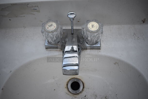 White Single Bay Sink w/ Faucet and Handles. 19x17x11 - Image 4 of 5