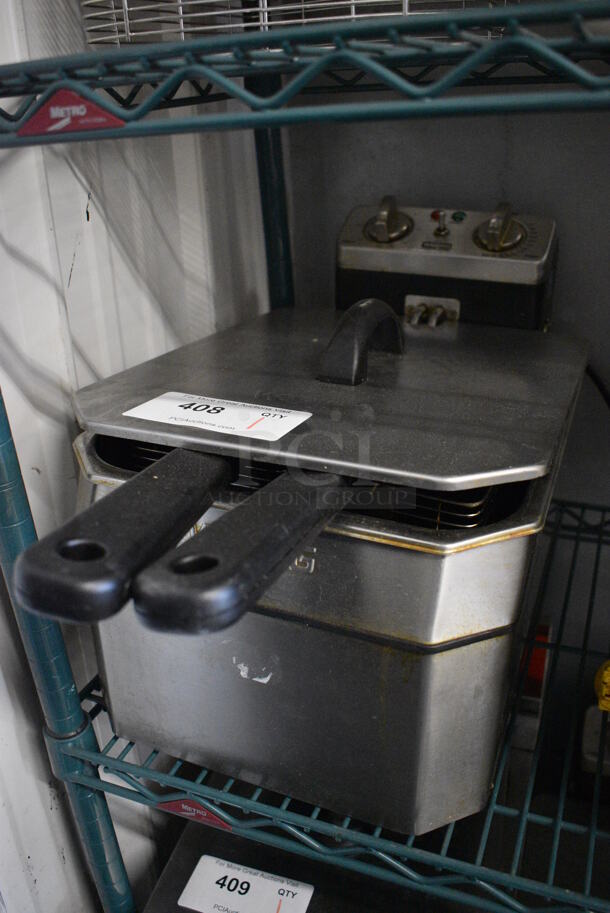 Waring Metal Countertop Electric Powered Fryer w/ 2 Metal Fry Baskets and Lid. 11.5x18x13