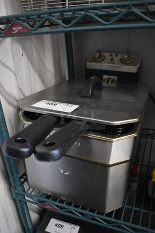 Waring Metal Countertop Electric Powered Fryer w/ 2 Metal Fry Baskets and Lid. 11.5x18x13