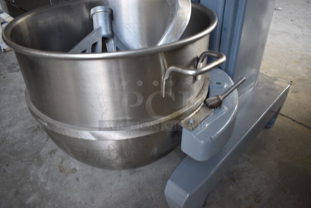 FANTASTIC! Hobart Model L-800 Metal Commercial Floor Style 80 Quart Planetary Mixer w/ Stainless Steel Mixing Bowl, Dough Hook and Paddle Attachments. 208 Volts, 3 Phase. 28x43x55 - Image 7 of 9