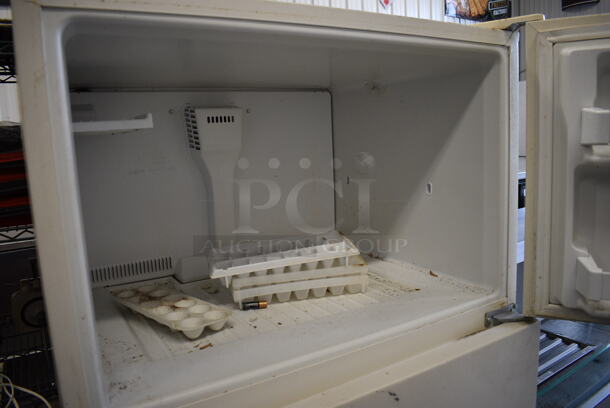 Whirlpool Cooler Freezer Combo Unit. 33x31x65. Tested and Working! - Image 4 of 8