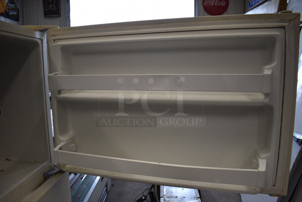 Whirlpool Cooler Freezer Combo Unit. 33x31x65. Tested and Working! - Image 5 of 8
