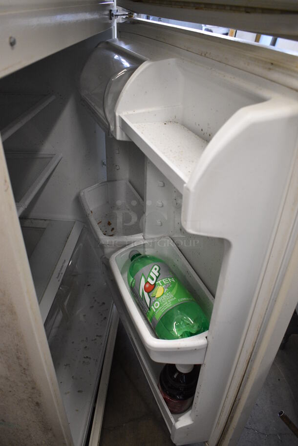 Whirlpool Cooler Freezer Combo Unit. 33x31x65. Tested and Working! - Image 7 of 8