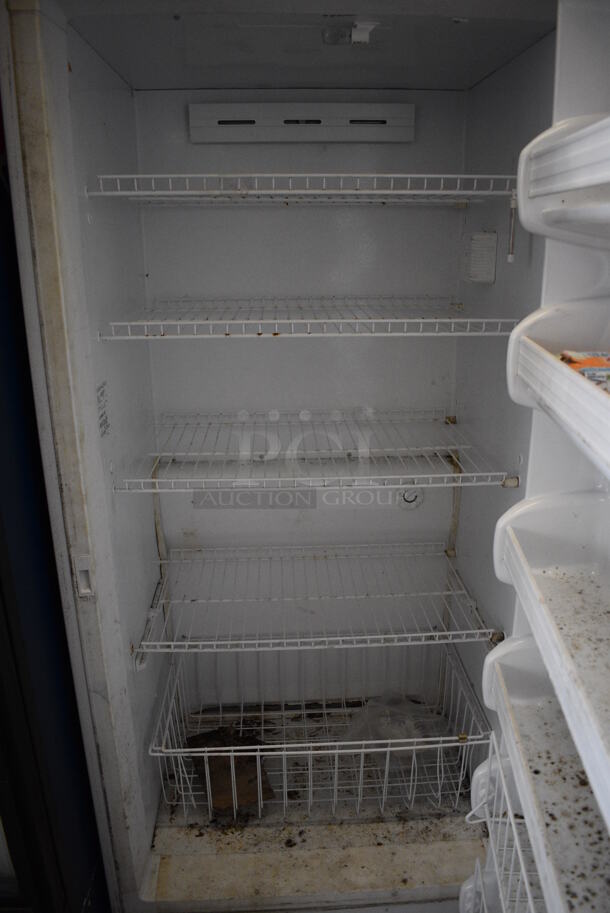 Frigidaire Model LFFH2067DW2 Single Door Upright Reach In Freezer. 115 Volts, 1 Phase. 32x30x70.5. Tested and Working! - Image 4 of 6