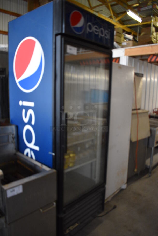 NICE! True Model GDM-23 Metal Commercial Single Door Reach In Cooler Merchandiser on Commercial Casters. 115 Volts, 1 Phase. 27x31x82. Tested and Working! - Image 3 of 6