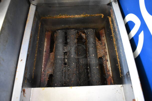 NICE! Dean Model SR42GNS Stainless Steel Commercial Natural Gas Powered Floor Style Deep Fat Fryer on Commercial Casters. 105,000 BTU. 15.5x30x48 - Image 3 of 6