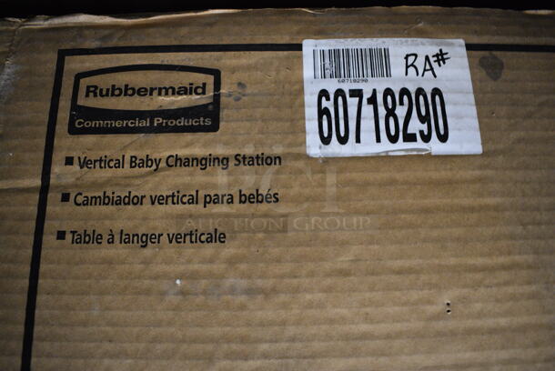 IN ORIGINAL BOX! Rubbermaid Vertical Baby Diaper Changing Station.  - Image 4 of 4
