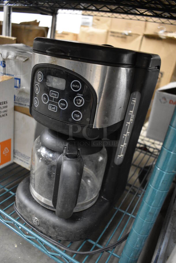 GE Countertop Coffee Machine w/ Pot. 8x11x14 - Image 2 of 4