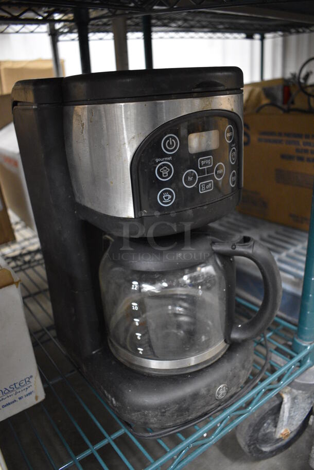 GE Countertop Coffee Machine w/ Pot. 8x11x14 - Image 3 of 4