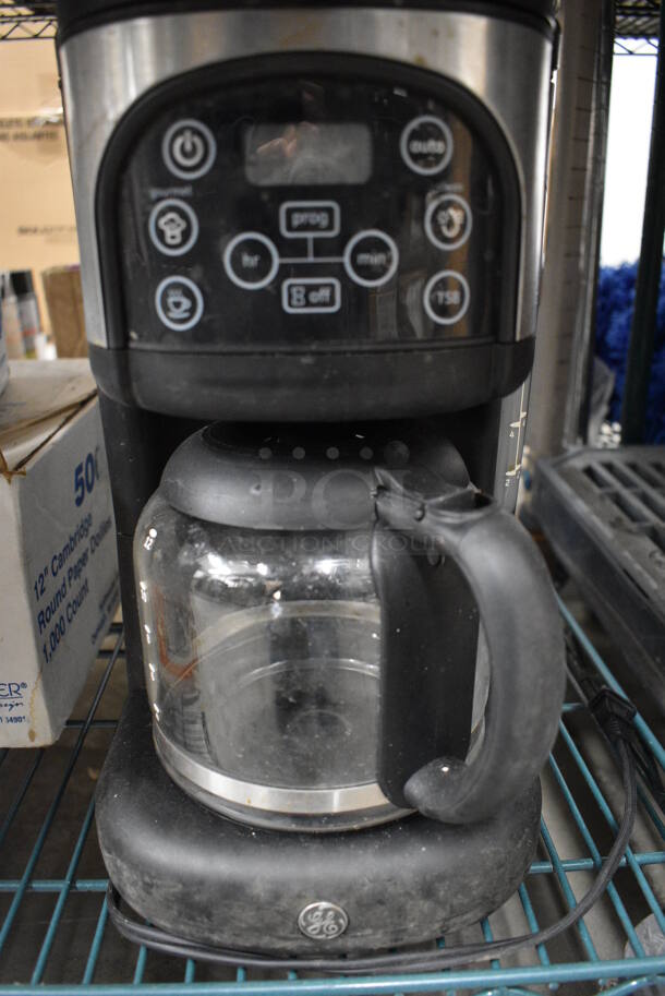 GE Countertop Coffee Machine w/ Pot. 8x11x14 - Image 4 of 4