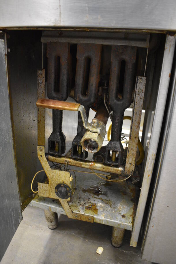 NICE! Imperial Stainless Steel Commercial Floor Style Gas Powered Deep Fat Fryers w/ 2 Metal Fry Baskets. 15.5x30x46 - Image 4 of 6