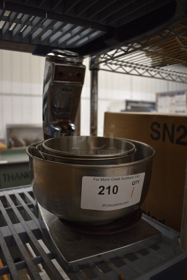 Sunbeam Metal Countertop Planetary Mixer w/ Metal Mixing Bowls. 120 Volts, 1 Phase. 9x17x13 - Image 4 of 5